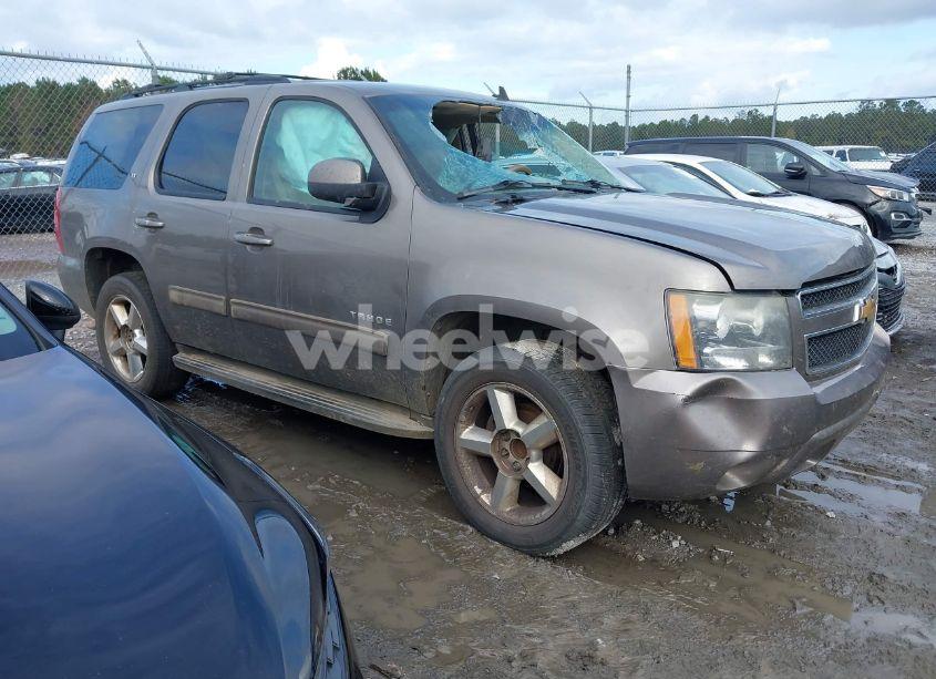 2013 Chevrolet Tahoe LT (VIN 1GNSCBE05DR149100) main photo