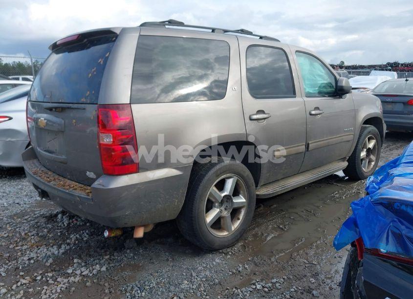 Photo 4 of 2013 Chevrolet Tahoe LT (VIN 1GNSCBE05DR149100)