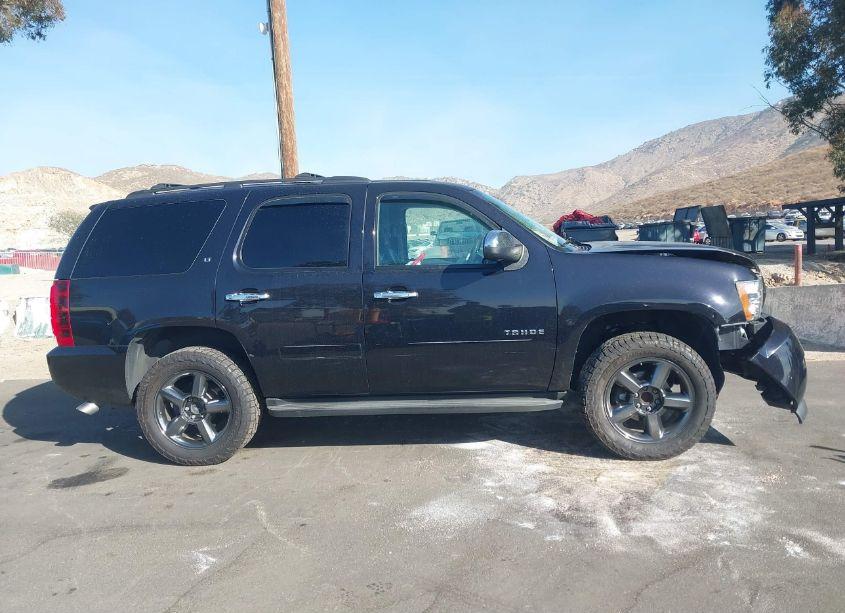 Photo 14 of 2014 Chevrolet Tahoe LT (VIN 1GNSCBE05ER216649)