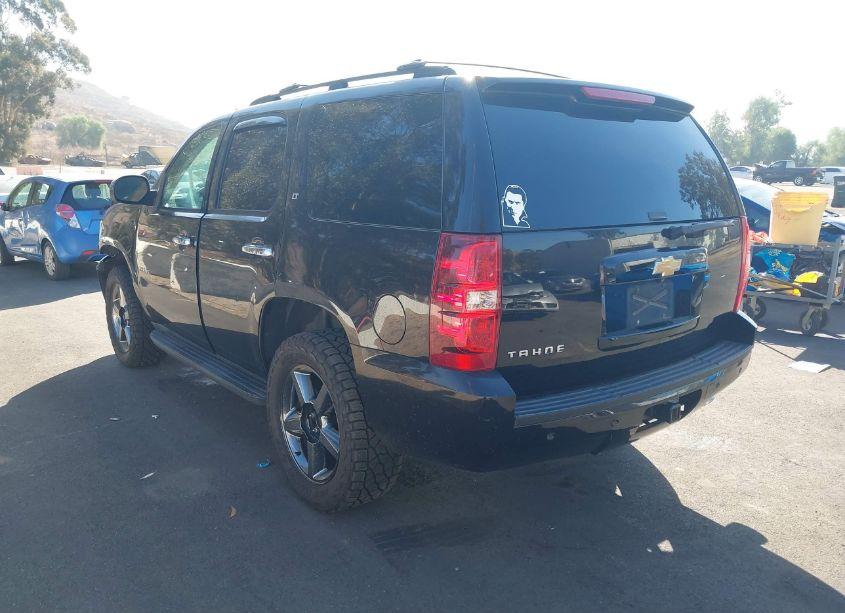Photo 3 of 2014 Chevrolet Tahoe LT (VIN 1GNSCBE05ER216649)