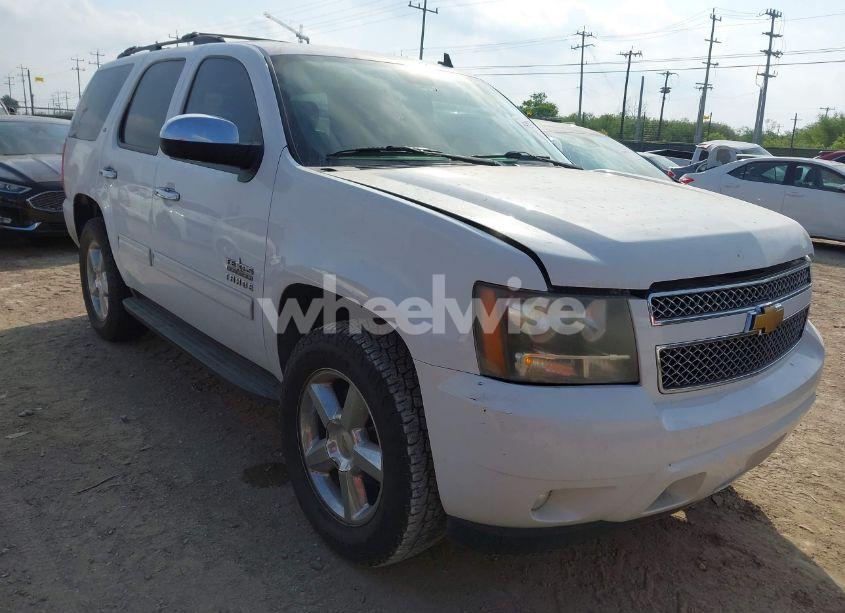 2011 Chevrolet Tahoe LT (VIN 1GNSCBE06BR120217) main photo