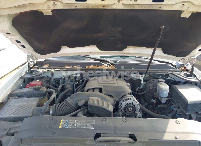 Photo 10 of 2011 Chevrolet Tahoe LT (VIN 1GNSCBE06BR120217)