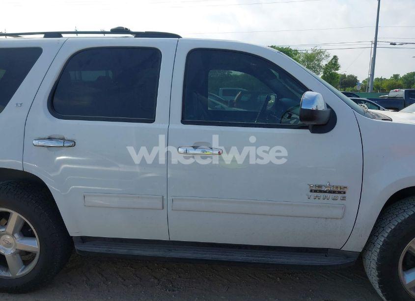 Photo 13 of 2011 Chevrolet Tahoe LT (VIN 1GNSCBE06BR120217)