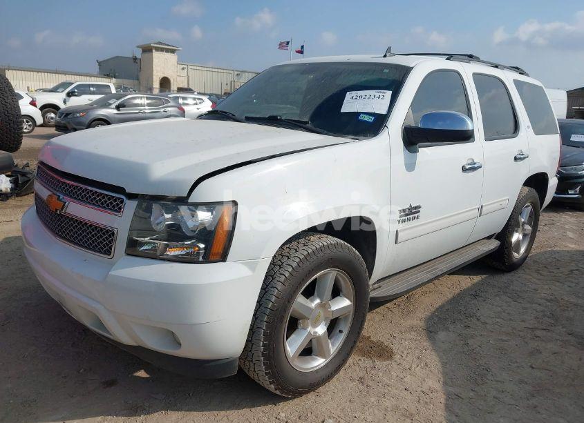 Photo 2 of 2011 Chevrolet Tahoe LT (VIN 1GNSCBE06BR120217)