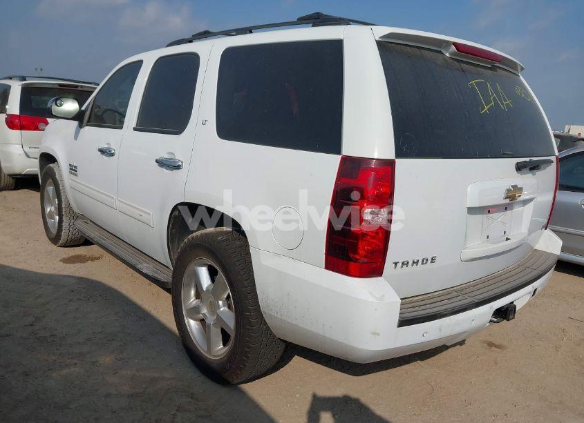 Photo 3 of 2011 Chevrolet Tahoe LT (VIN 1GNSCBE06BR120217)