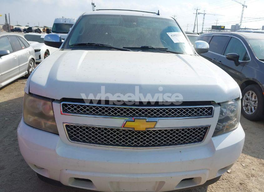 Photo 6 of 2011 Chevrolet Tahoe LT (VIN 1GNSCBE06BR120217)