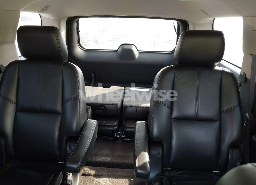 Photo 8 of 2011 Chevrolet Tahoe LT (VIN 1GNSCBE06BR120217)