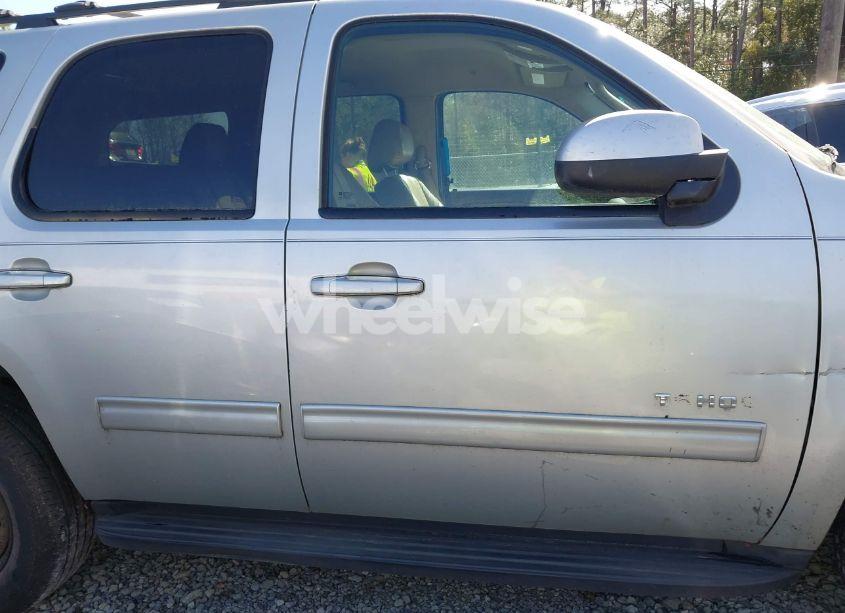 Photo 13 of 2011 Chevrolet Tahoe LT (VIN 1GNSCBE06BR190039)