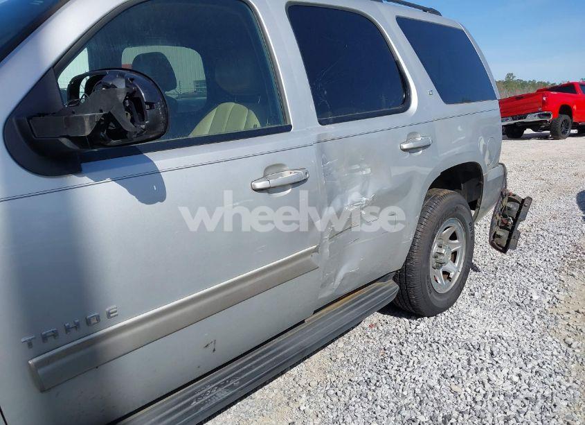 Photo 6 of 2011 Chevrolet Tahoe LT (VIN 1GNSCBE06BR190039)