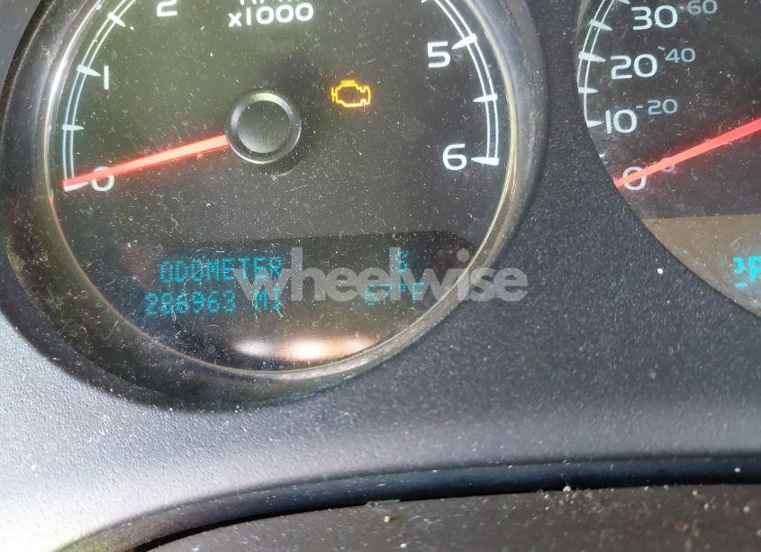 Photo 7 of 2011 Chevrolet Tahoe LT (VIN 1GNSCBE06BR190039)