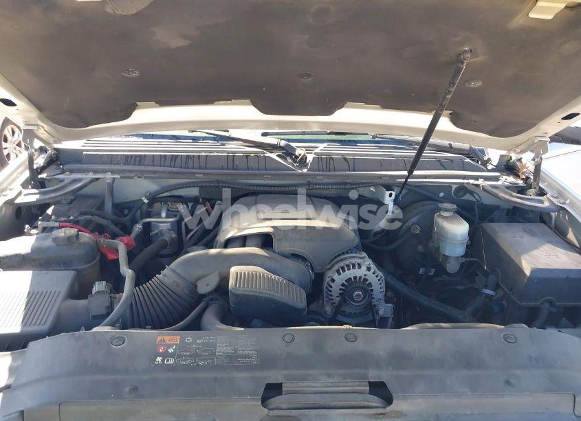 Photo 10 of 2011 Chevrolet Tahoe LT (VIN 1GNSCBE06BR339968)