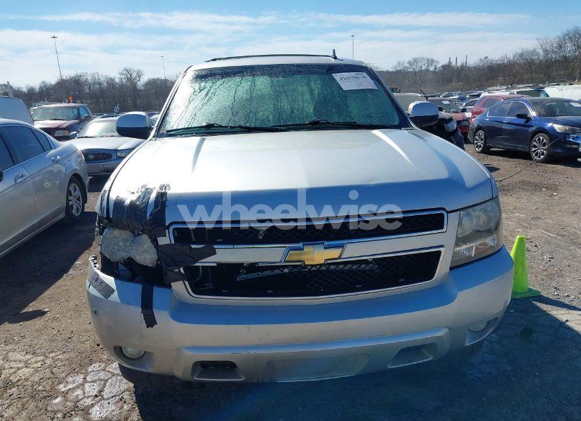 Photo 12 of 2011 Chevrolet Tahoe LT (VIN 1GNSCBE06BR339968)