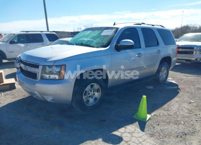 Photo 2 of 2011 Chevrolet Tahoe LT (VIN 1GNSCBE06BR339968)