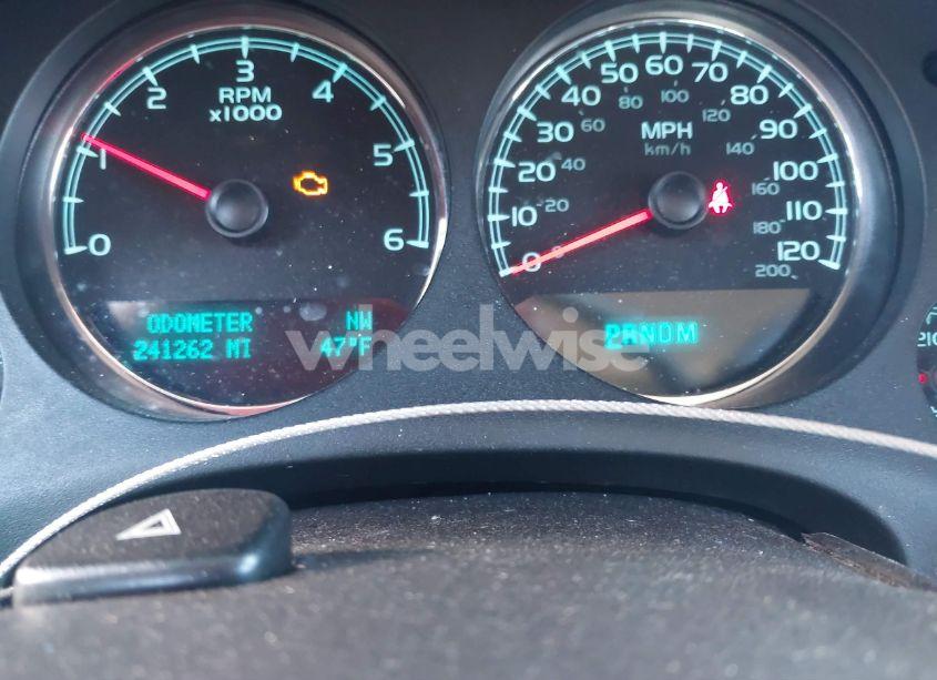 Photo 7 of 2011 Chevrolet Tahoe LT (VIN 1GNSCBE06BR339968)