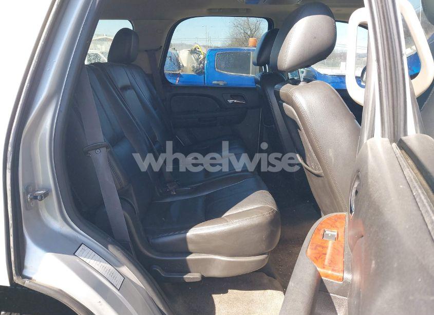 Photo 8 of 2011 Chevrolet Tahoe LT (VIN 1GNSCBE06BR339968)