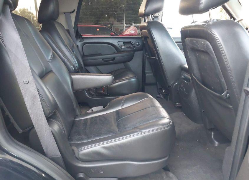 Photo 8 of 2011 Chevrolet Tahoe LT (VIN 1GNSCBE06BR376289)