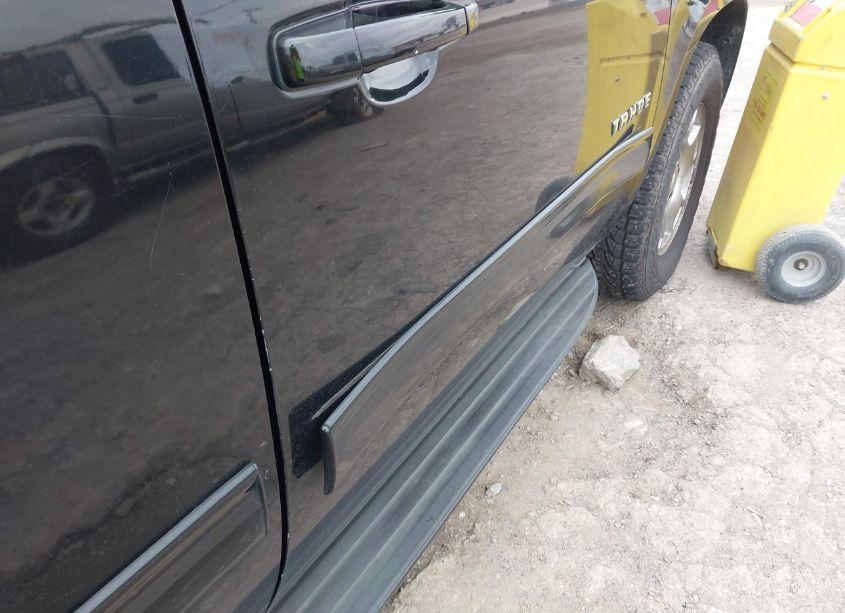 Photo 6 of 2012 Chevrolet Tahoe LT (VIN 1GNSCBE06CR160539)