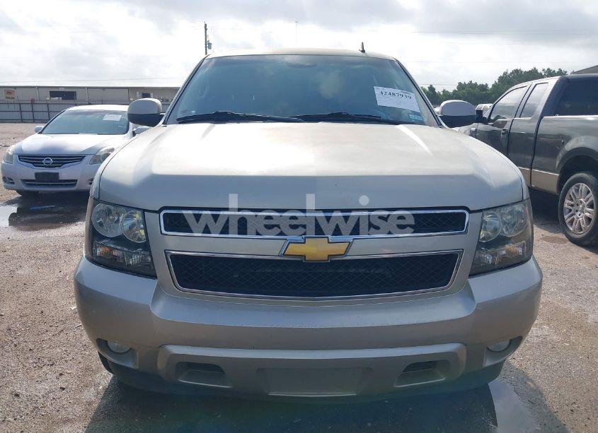 Photo 12 of 2013 Chevrolet Tahoe LT (VIN 1GNSCBE06DR169078)