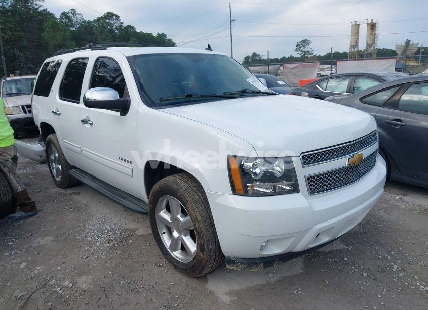 2013 Chevrolet Tahoe LT (VIN 1GNSCBE06DR210891) main photo