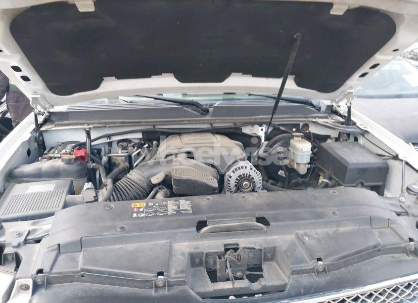 Photo 10 of 2013 Chevrolet Tahoe LT (VIN 1GNSCBE06DR210891)