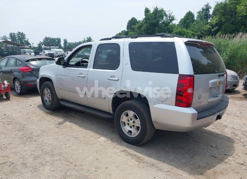 Photo 3 of 2013 Chevrolet Tahoe LT (VIN 1GNSCBE06DR320906)