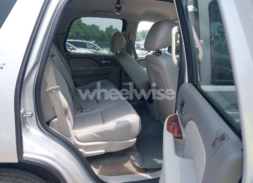 Photo 8 of 2013 Chevrolet Tahoe LT (VIN 1GNSCBE06DR320906)