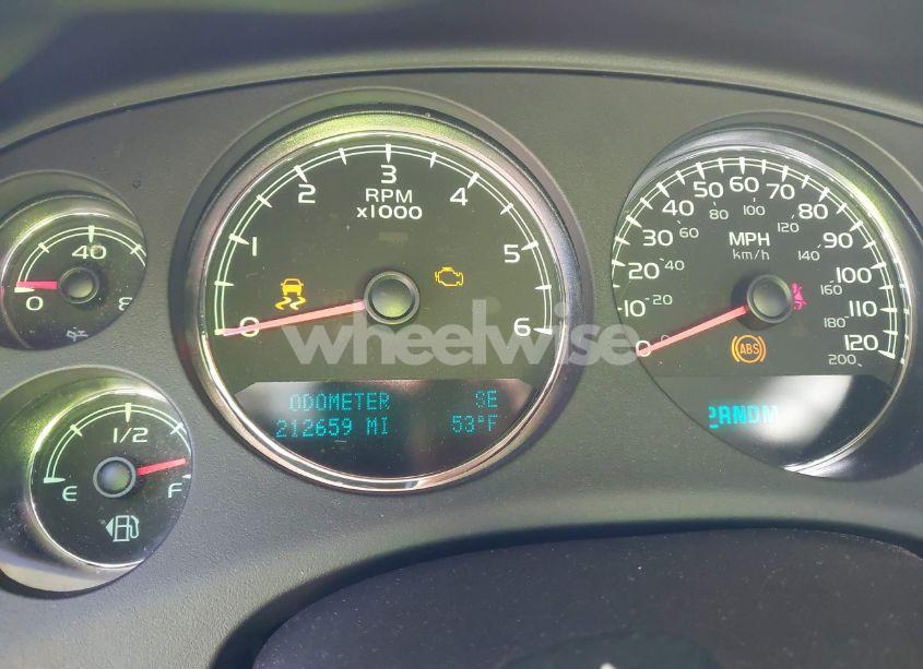 Photo 7 of 2013 Chevrolet Tahoe LT (VIN 1GNSCBE06DR360967)