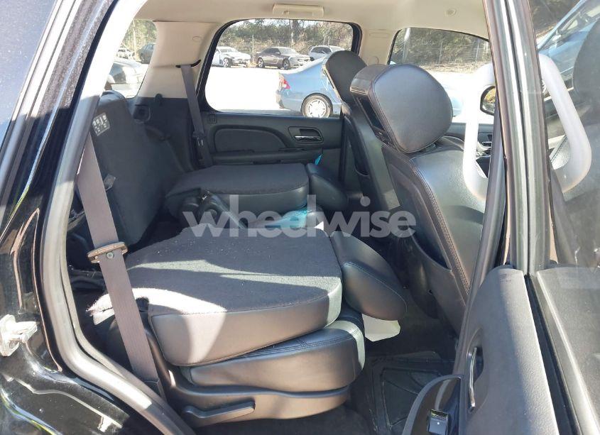 Photo 8 of 2013 Chevrolet Tahoe LT (VIN 1GNSCBE06DR360967)