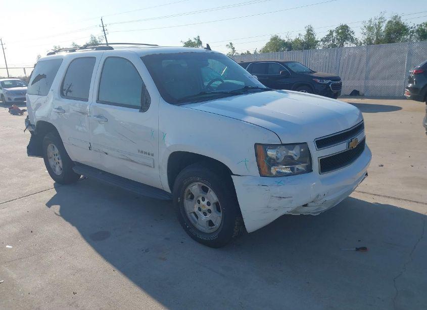 2014 Chevrolet Tahoe LT (VIN 1GNSCBE06ER192037) main photo