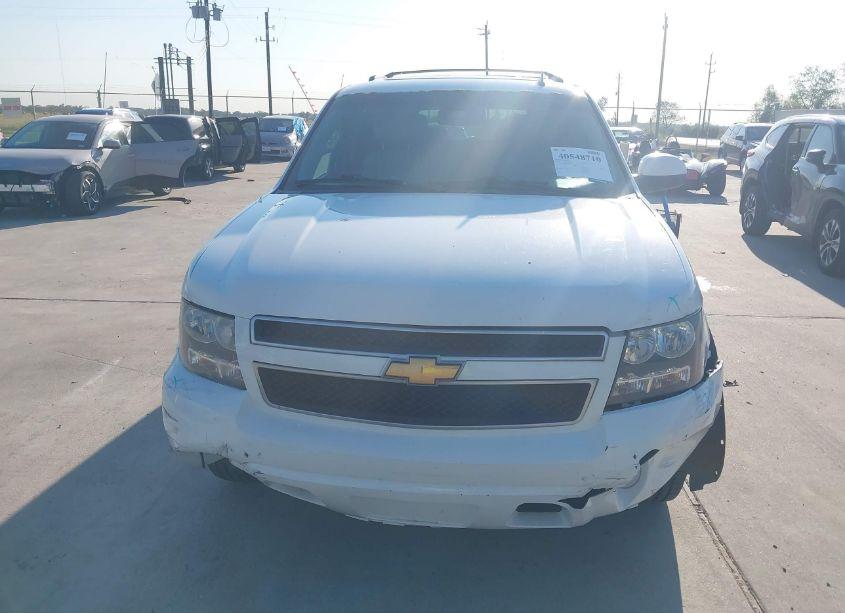 Photo 12 of 2014 Chevrolet Tahoe LT (VIN 1GNSCBE06ER192037)