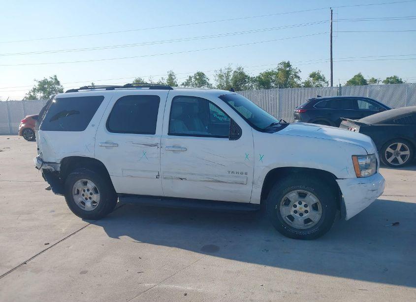 Photo 13 of 2014 Chevrolet Tahoe LT (VIN 1GNSCBE06ER192037)