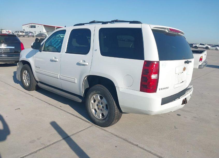 Photo 3 of 2014 Chevrolet Tahoe LT (VIN 1GNSCBE06ER192037)