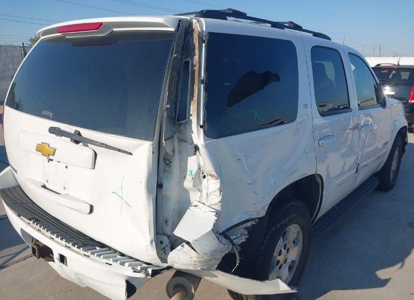 Photo 6 of 2014 Chevrolet Tahoe LT (VIN 1GNSCBE06ER192037)