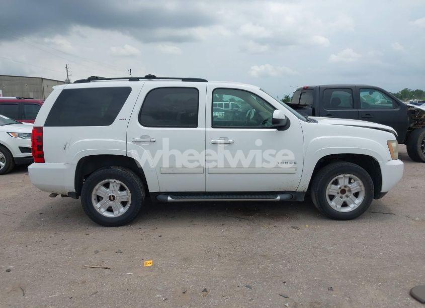 Photo 12 of 2011 Chevrolet Tahoe LT (VIN 1GNSCBE07BR243556)