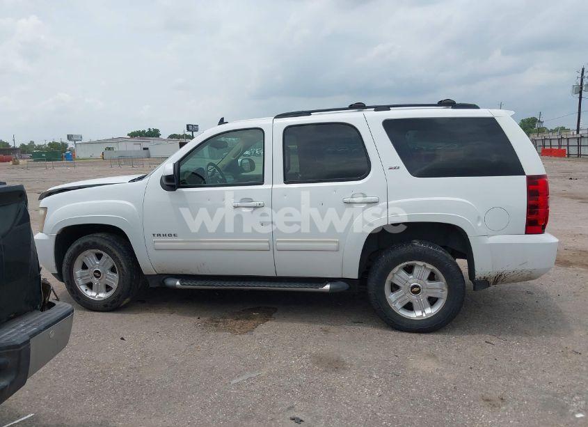 Photo 13 of 2011 Chevrolet Tahoe LT (VIN 1GNSCBE07BR243556)