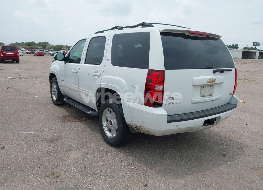 Photo 3 of 2011 Chevrolet Tahoe LT (VIN 1GNSCBE07BR243556)