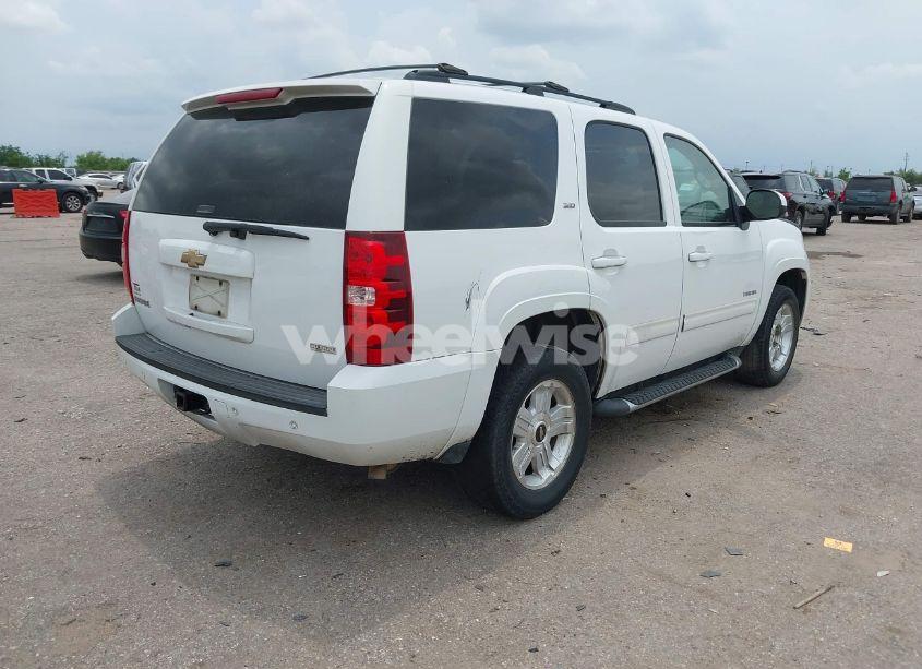 Photo 4 of 2011 Chevrolet Tahoe LT (VIN 1GNSCBE07BR243556)