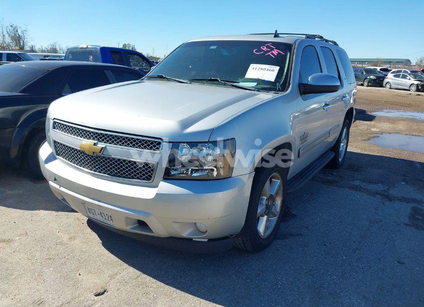 Photo 2 of 2011 Chevrolet Tahoe LT (VIN 1GNSCBE07BR277318)