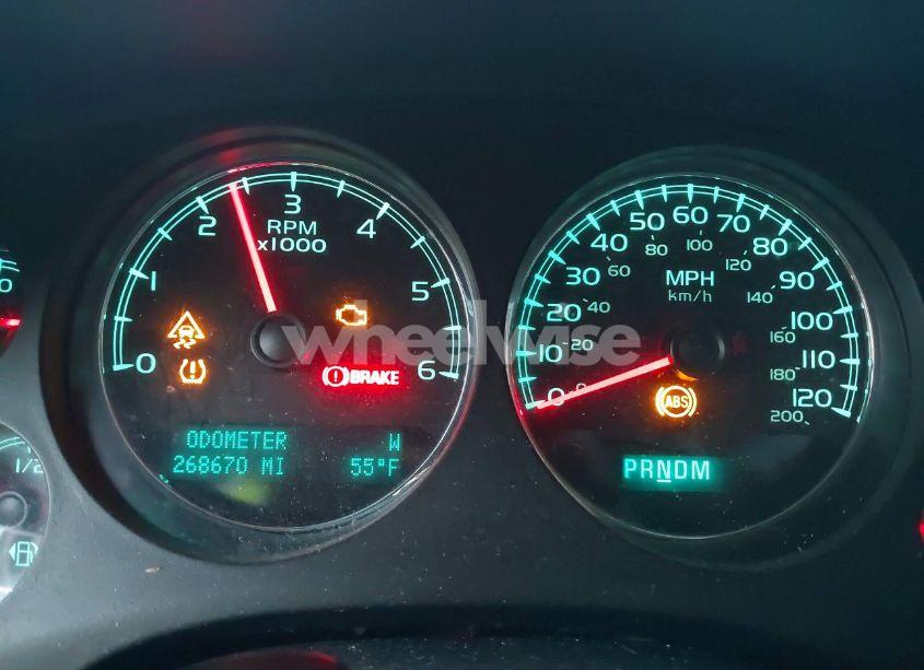 Photo 7 of 2011 Chevrolet Tahoe LT (VIN 1GNSCBE07BR277318)