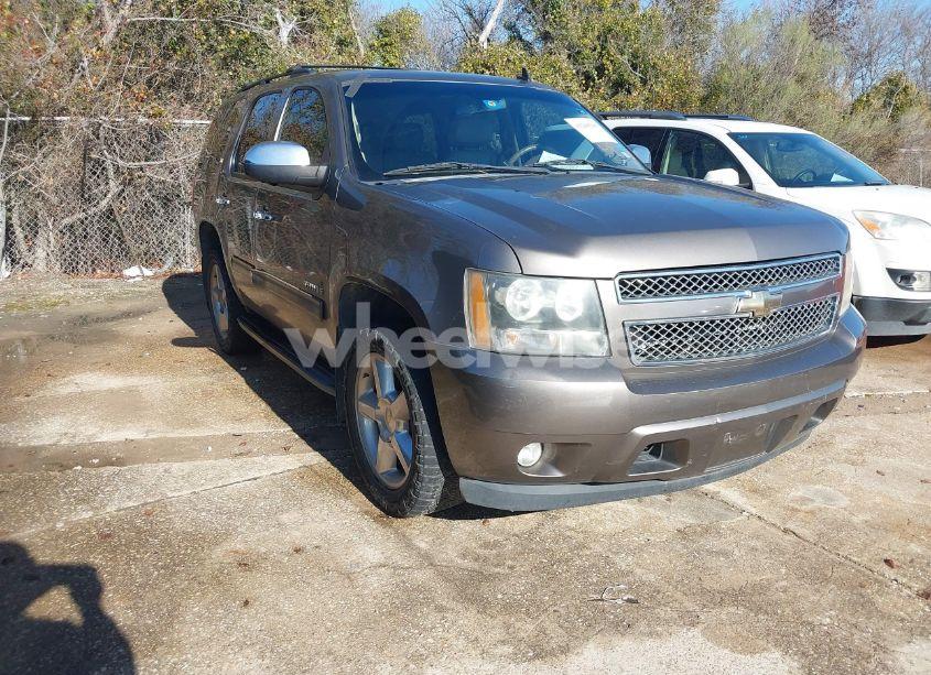 2011 Chevrolet Tahoe LT (VIN 1GNSCBE07BR393392) main photo