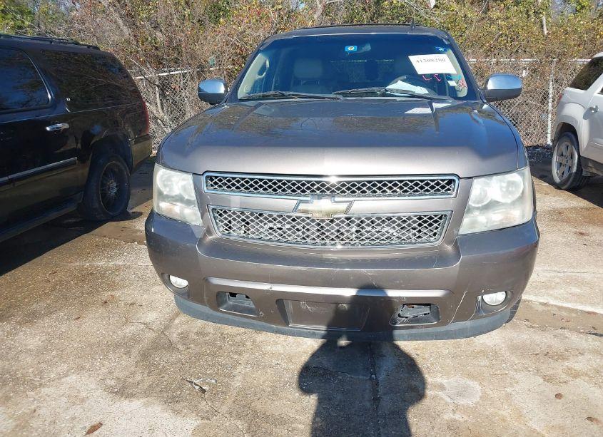 Photo 12 of 2011 Chevrolet Tahoe LT (VIN 1GNSCBE07BR393392)