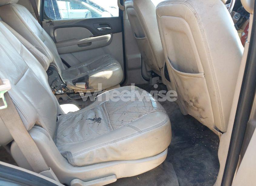 Photo 8 of 2011 Chevrolet Tahoe LT (VIN 1GNSCBE07BR393392)