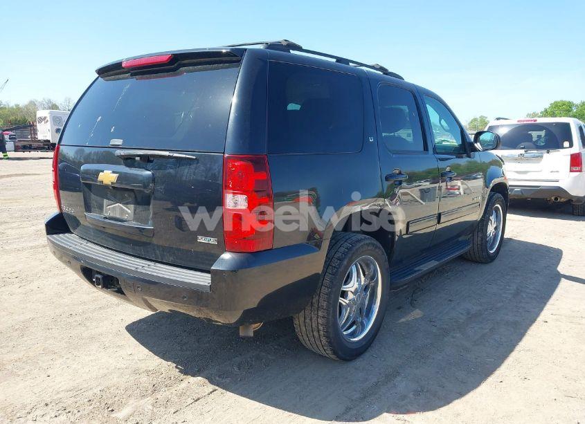 Photo 4 of 2012 Chevrolet Tahoe LT (VIN 1GNSCBE07CR122317)