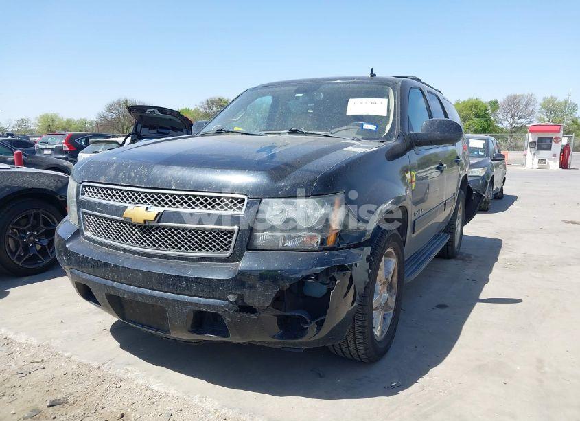 Photo 2 of 2012 Chevrolet Tahoe LT (VIN 1GNSCBE07CR229240)