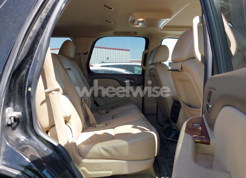 Photo 8 of 2012 Chevrolet Tahoe LT (VIN 1GNSCBE07CR229240)