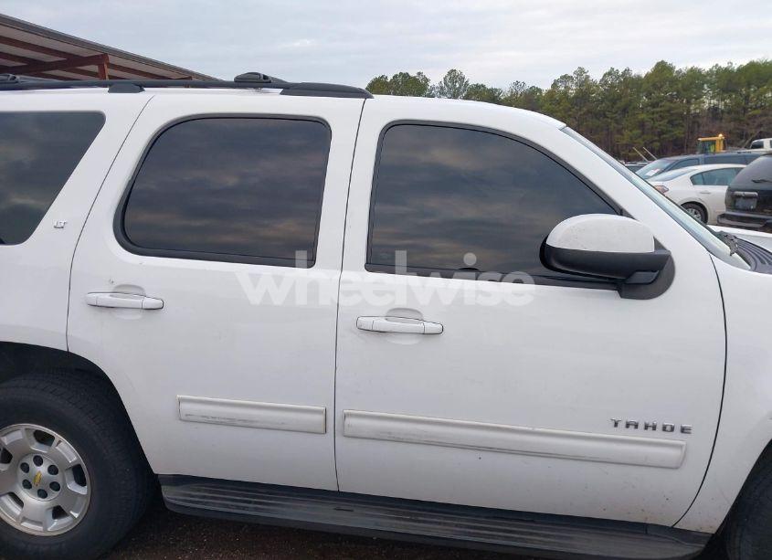 Photo 13 of 2014 Chevrolet Tahoe LT (VIN 1GNSCBE07ER146457)