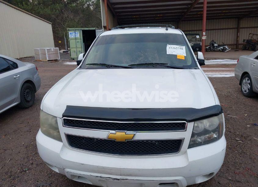 Photo 6 of 2014 Chevrolet Tahoe LT (VIN 1GNSCBE07ER146457)