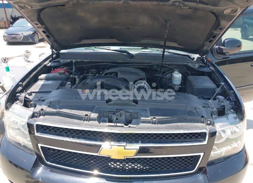 Photo 10 of 2014 Chevrolet Tahoe LT (VIN 1GNSCBE07ER190040)