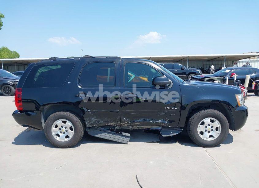 Photo 13 of 2014 Chevrolet Tahoe LT (VIN 1GNSCBE07ER190040)