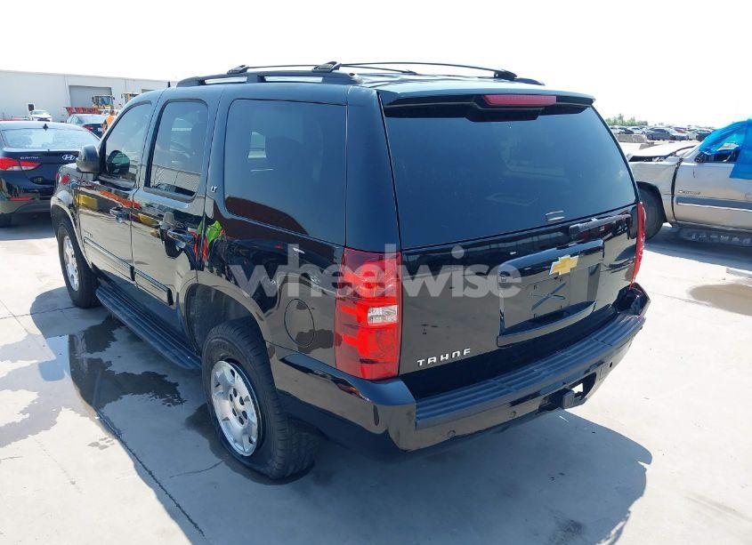 Photo 3 of 2014 Chevrolet Tahoe LT (VIN 1GNSCBE07ER190040)